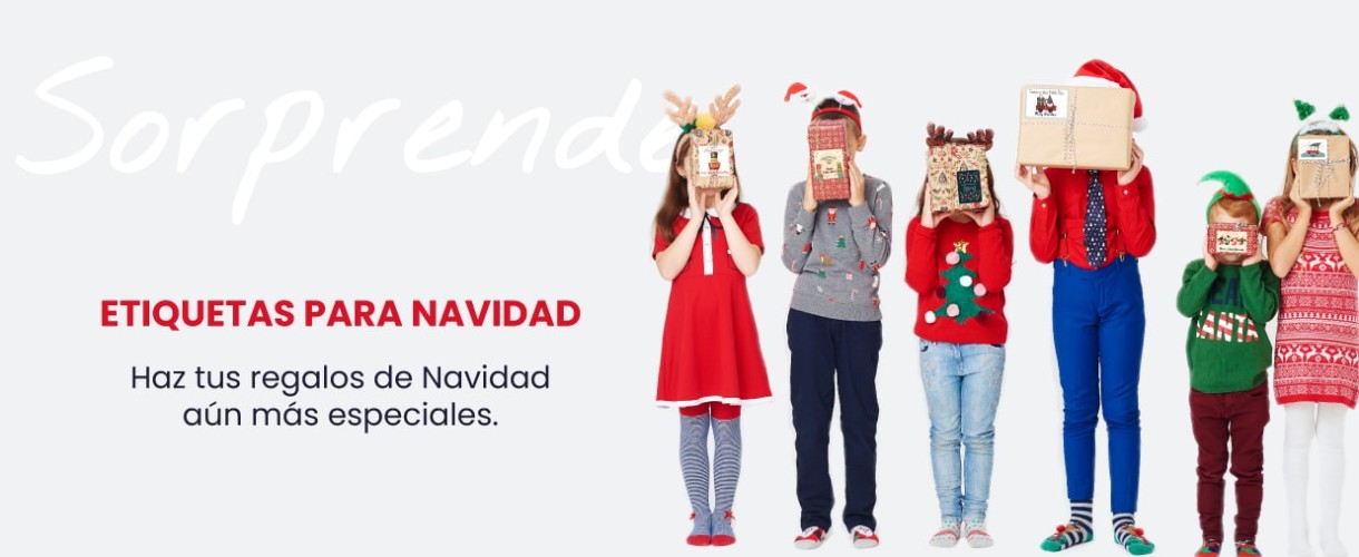 Niños con regalos de Navidad