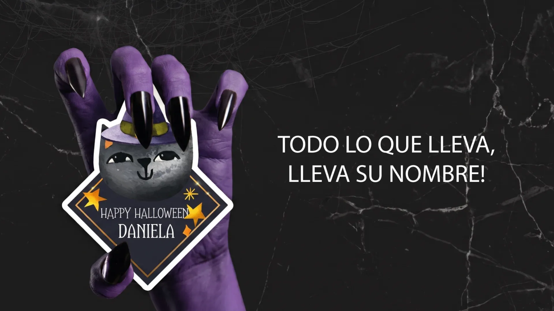 Niña cargando cubeta de halloween